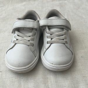 Tommy Hilfiger white shoes